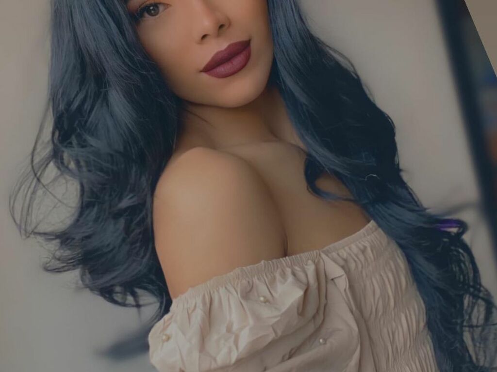 AlessiaFerrara's live cam