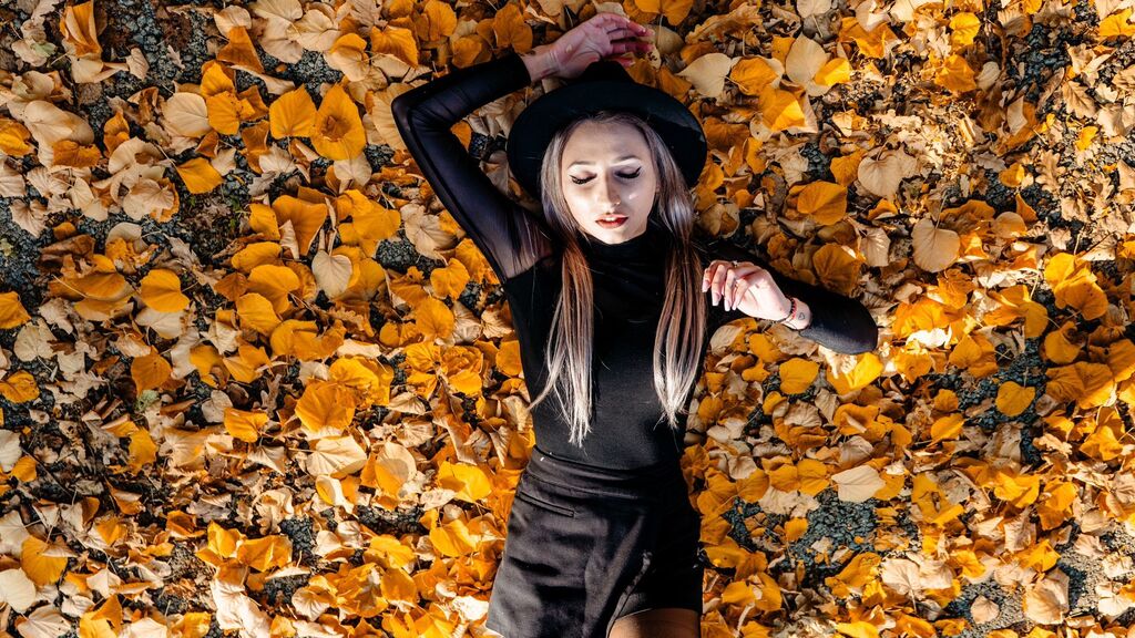 Watch SerayaRose live on cam on LiveJasmin