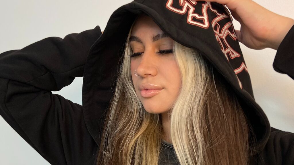 CaroleeDelgado's profile from Jasmin at GirlsOfJasmin'