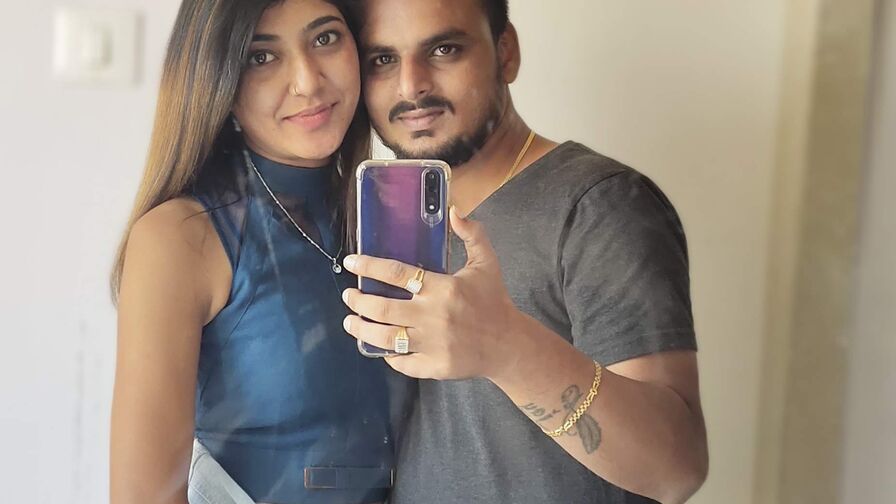Live Sex Chat with SaniyaRohit