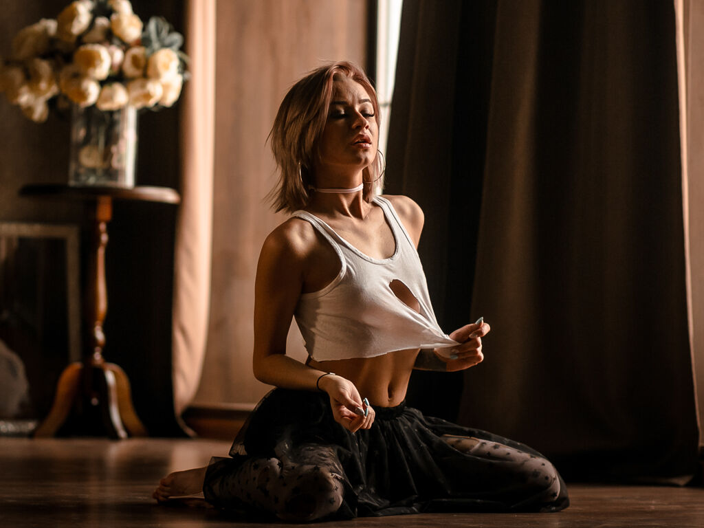 LeilaReal – webcam model profile photo