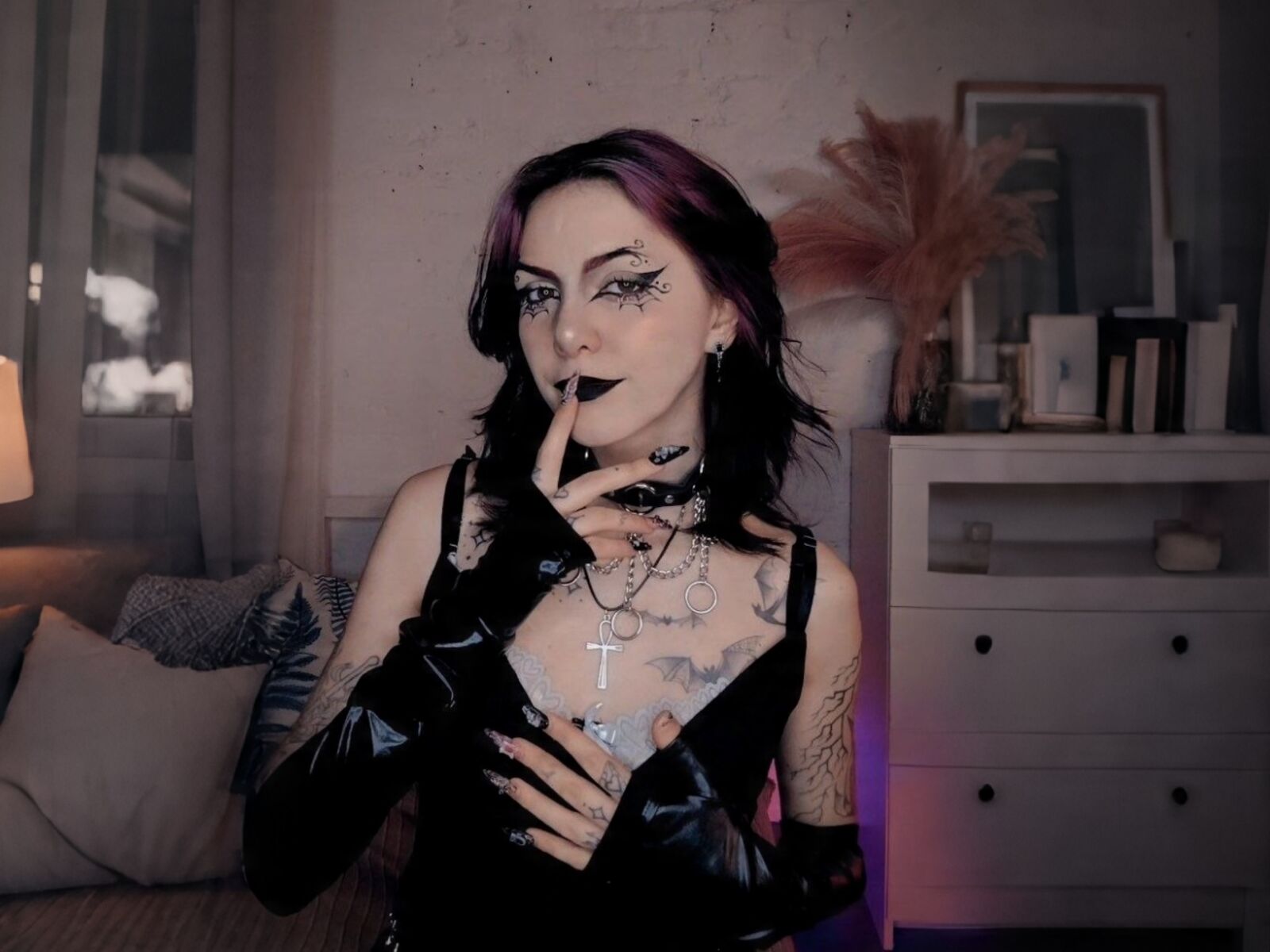 Live cam for LorenLoiss
