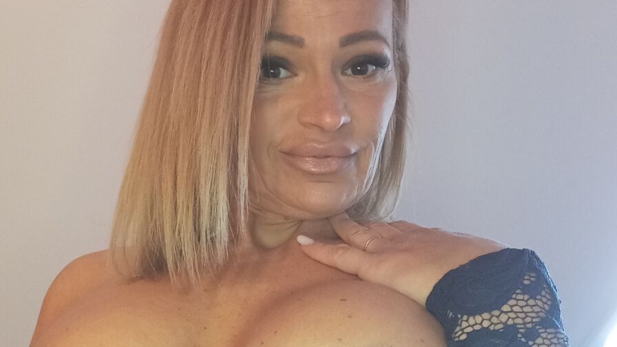 Mirunna – Female | Love Meet 8
