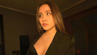 Free Nude UdeleBroadhurst