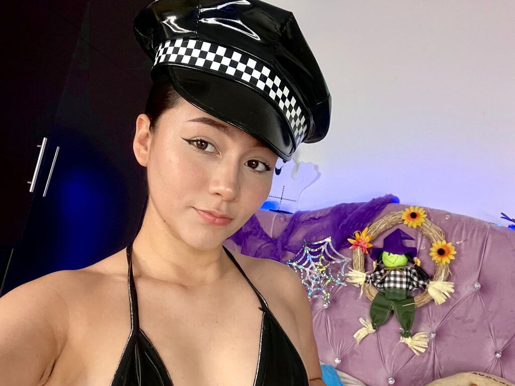 Daniaalvarez from Web Night Cam