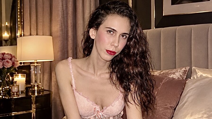 Watch NikkiGrande on AsianSexSite.net