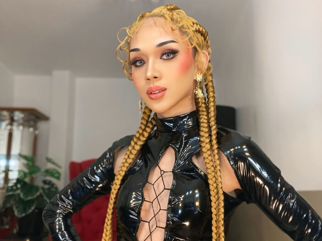 YzaraRoscoe