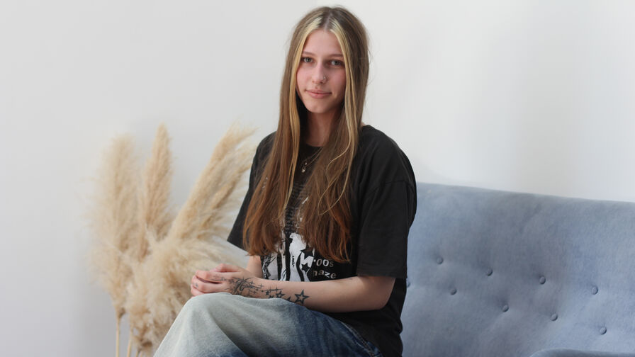 Watch SandyMiller live on The Edge Private