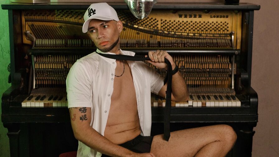 DenielTaylor's live cam