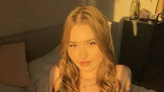RoselynKissed