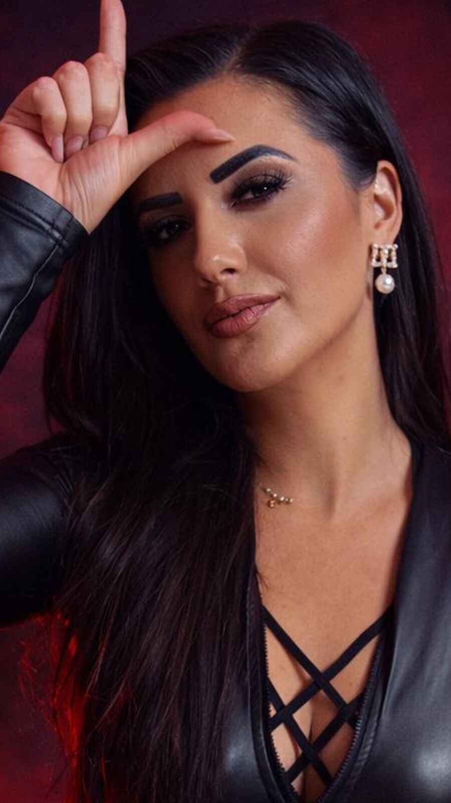 RaveenNoire glamour portrait