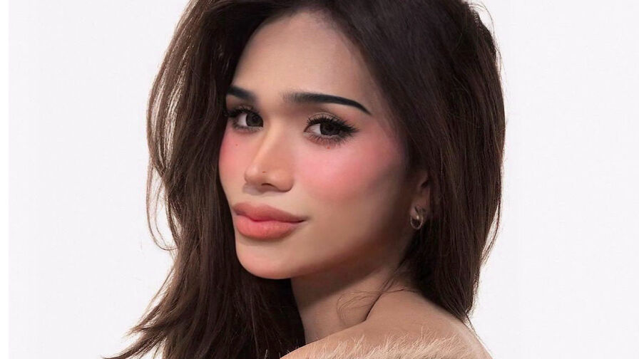 Watch AthenaFamurri live on porno-line.net
