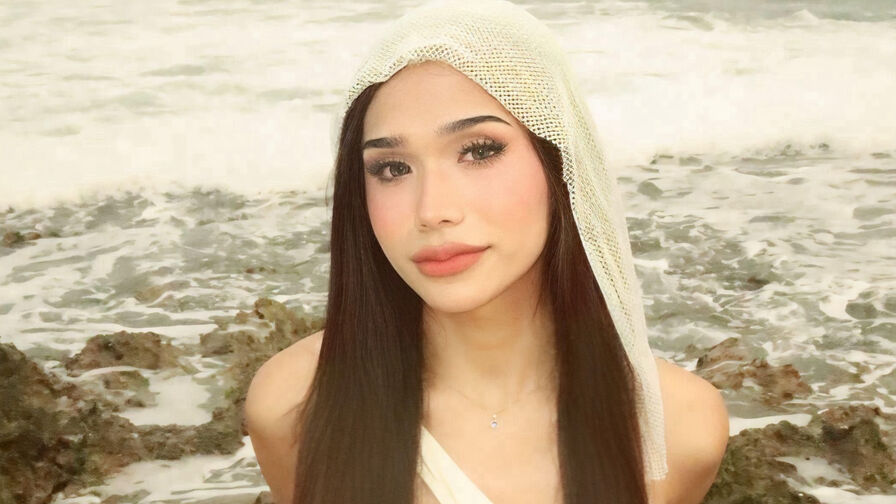 AthenaFamurri live cam model