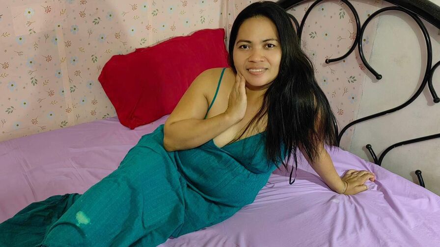 Join RicaDevines for Exclusive Live Webcam