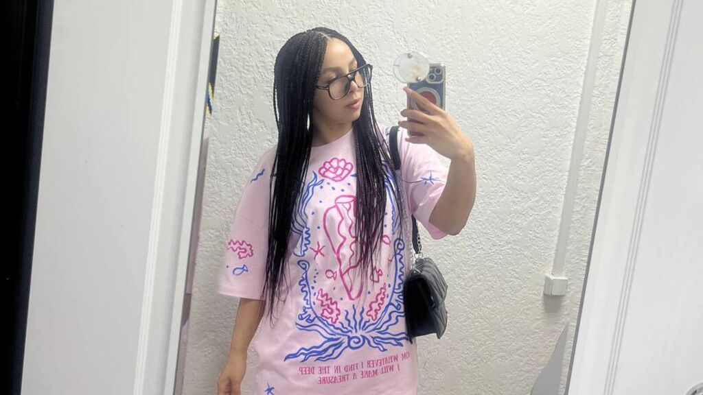 AdriaFloer's profile from Jasmin at GirlsOfJasmin'