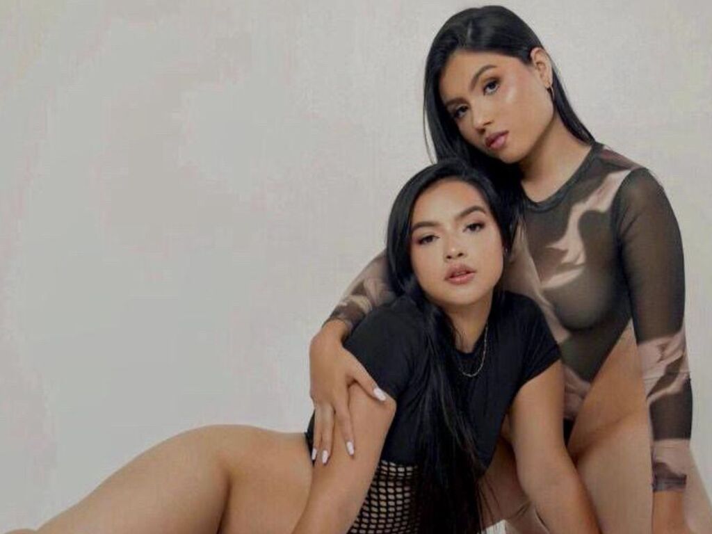 ScarletAndNaomi age 20