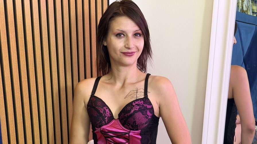 Discover ElizaRusse VIP show