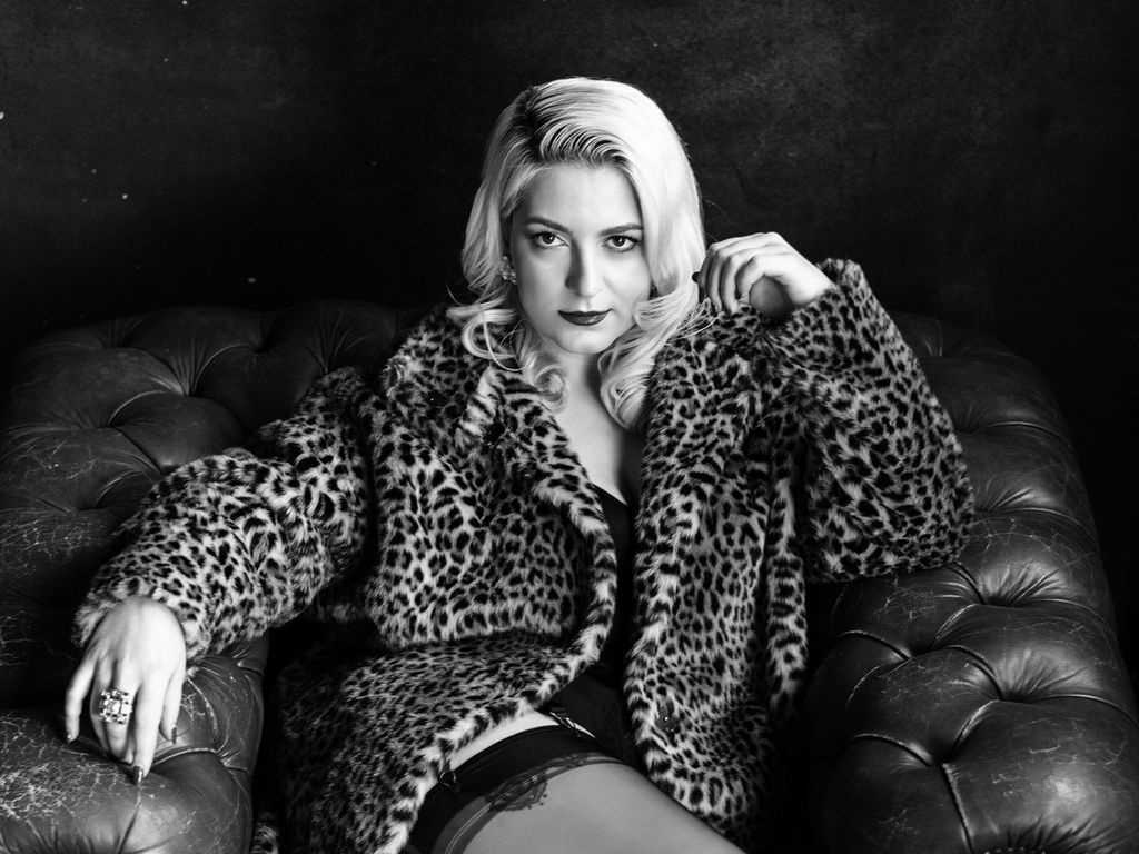CatherineStoker private show profile image