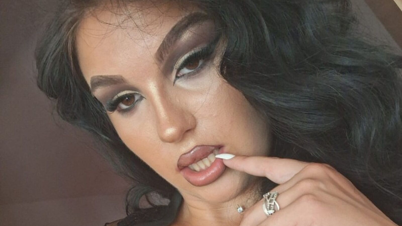 IsabellGarcya glamour portrait