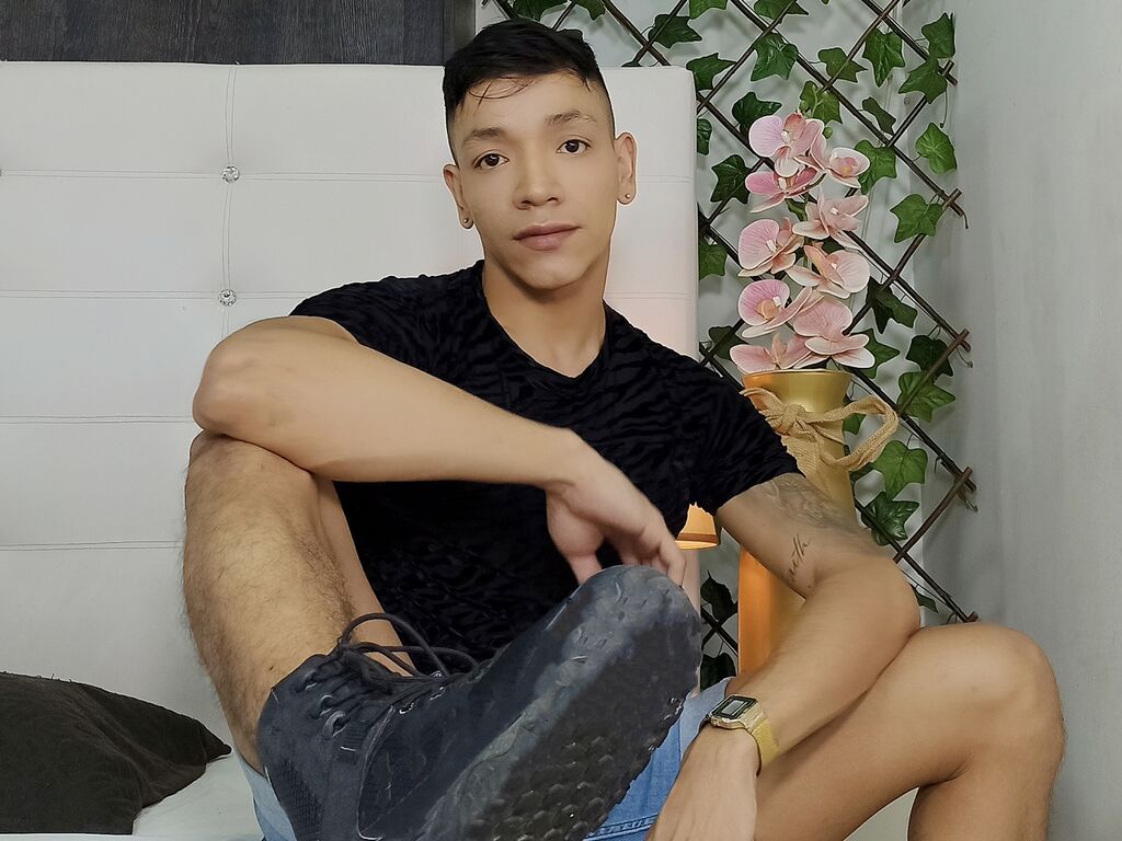 MathewLopez guy cam profile