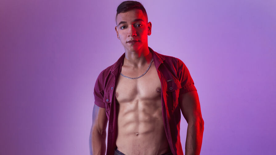 Watch MathewLopez live on airporn.net