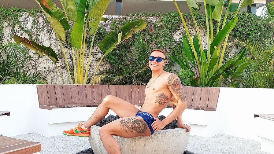 Join MathewLopez for Exclusive Live Webcam