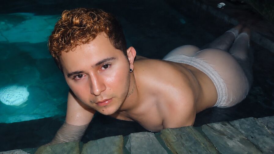 Watch IzanRoss live on The Edge Private