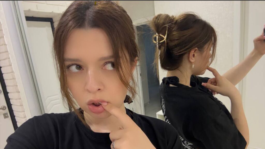 Sex chat gratuit in direct cu DevonaChurchey pe LiveJasmin