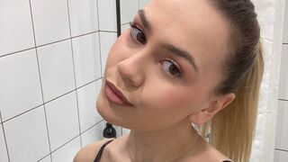 Kostenlos Nackt AkikoOiler