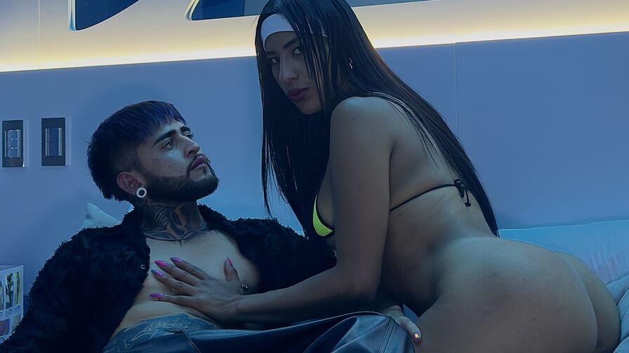 Watch KendallAndKeylor live on airporn.net