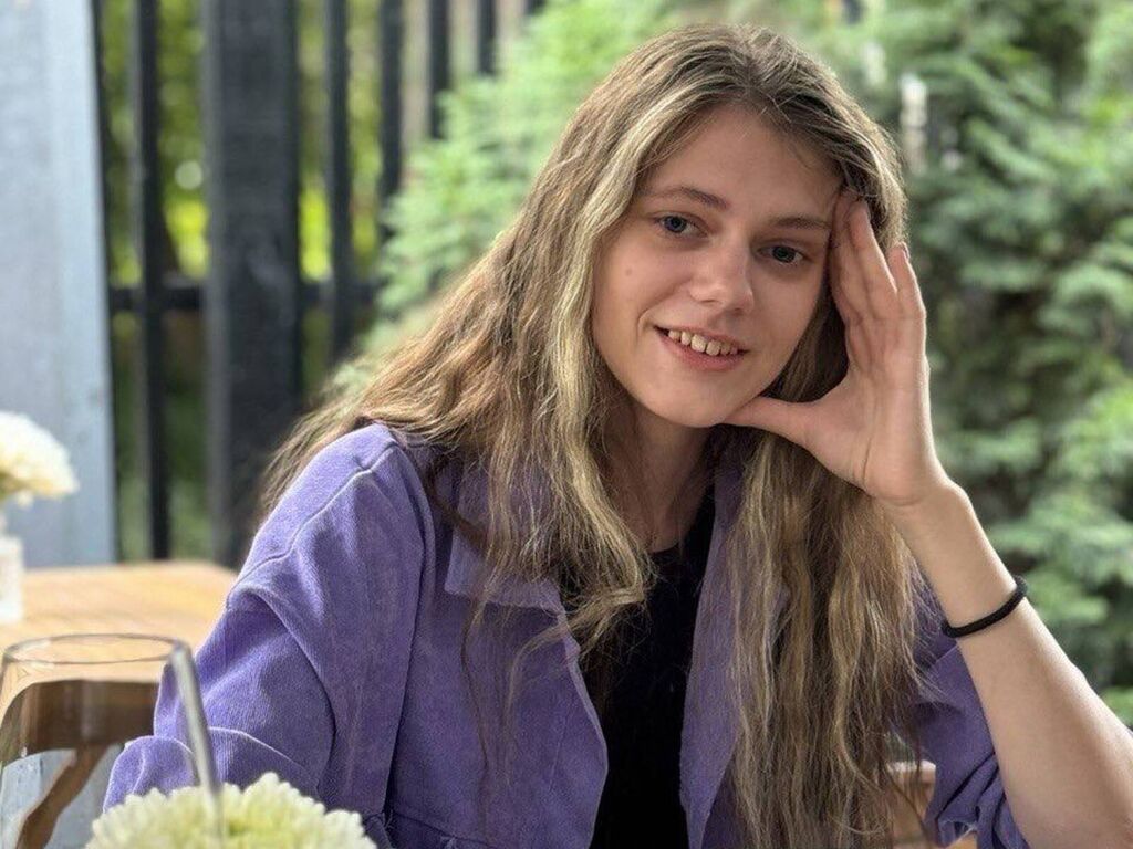 MarinaRoloson age 18