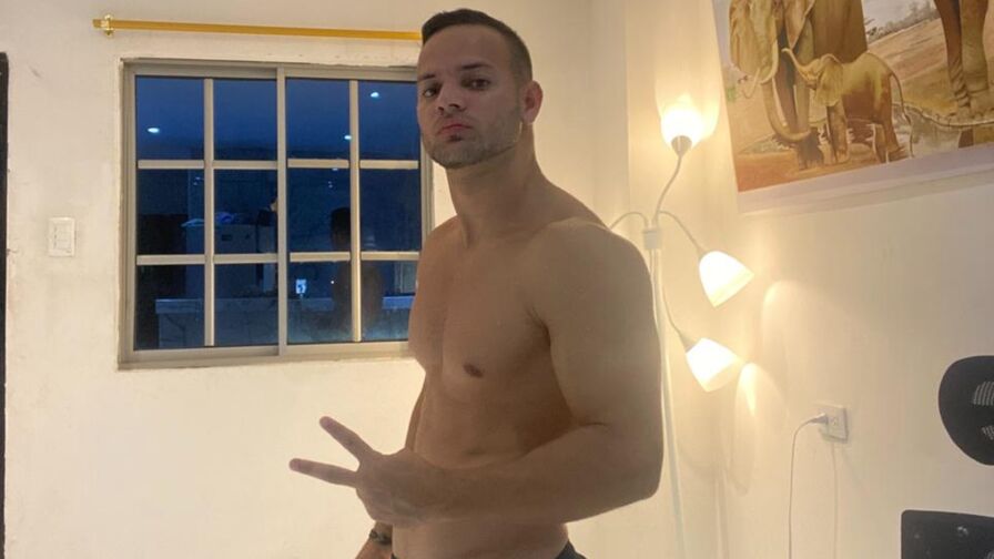 Watch RyanVega live on tastypornhot.com