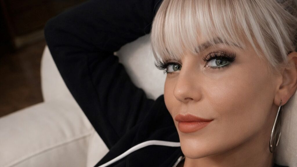 ZinaVoss's profile from Jasmin at GirlsOfJasmin'