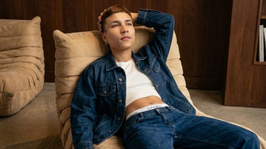 Watch BlakeDan live on Hernude