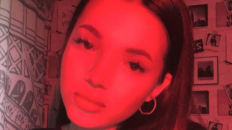 Live Porn Camera of CarolyneWhelan