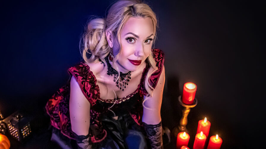 Watch SofiaChastaiin live on Hernude