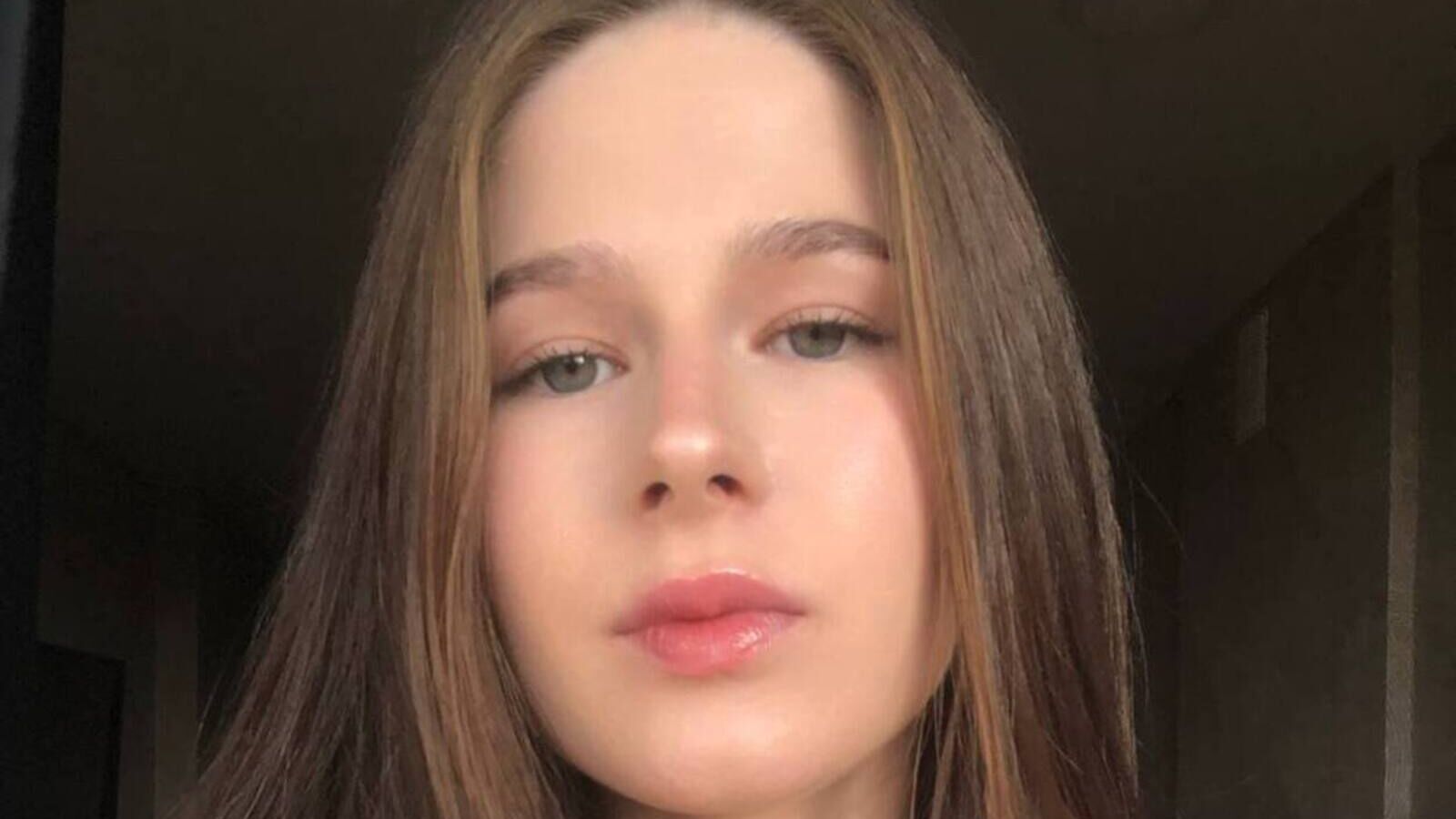 LizaMee erotic portrait
