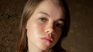 Free Nude VeliaDuncanson