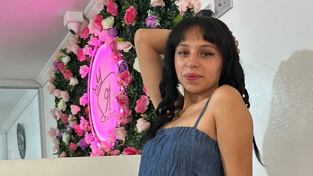 EmmaBlunt online on GirlsOfJasmin