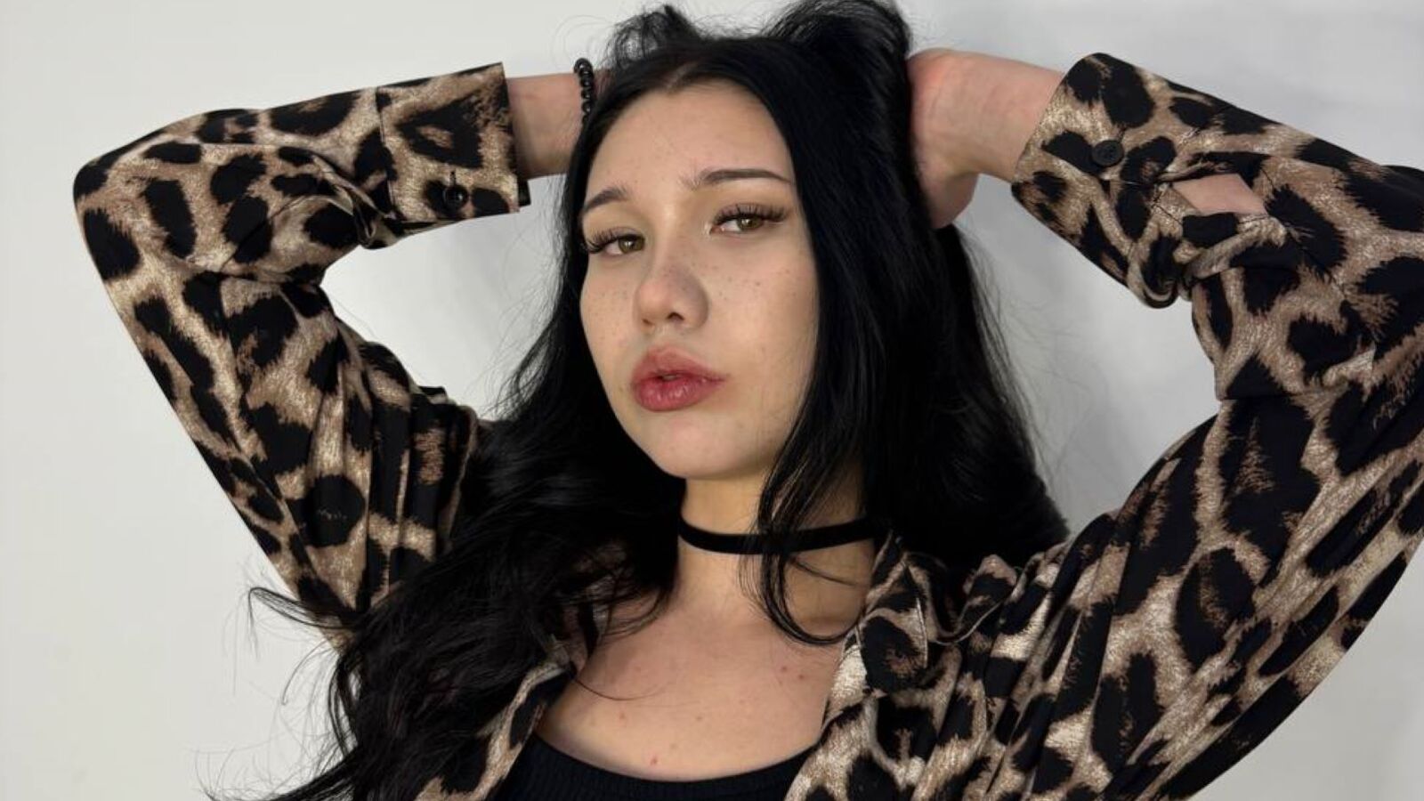 LiluLynn erotic portrait