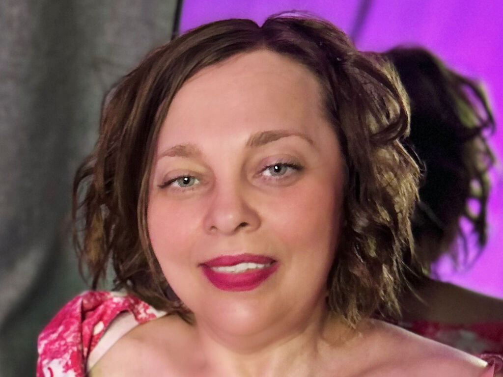 LiliaLewis age 45
