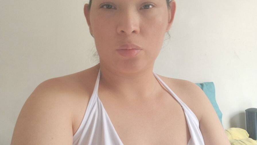 Watch MariaAsy live on The Edge Private