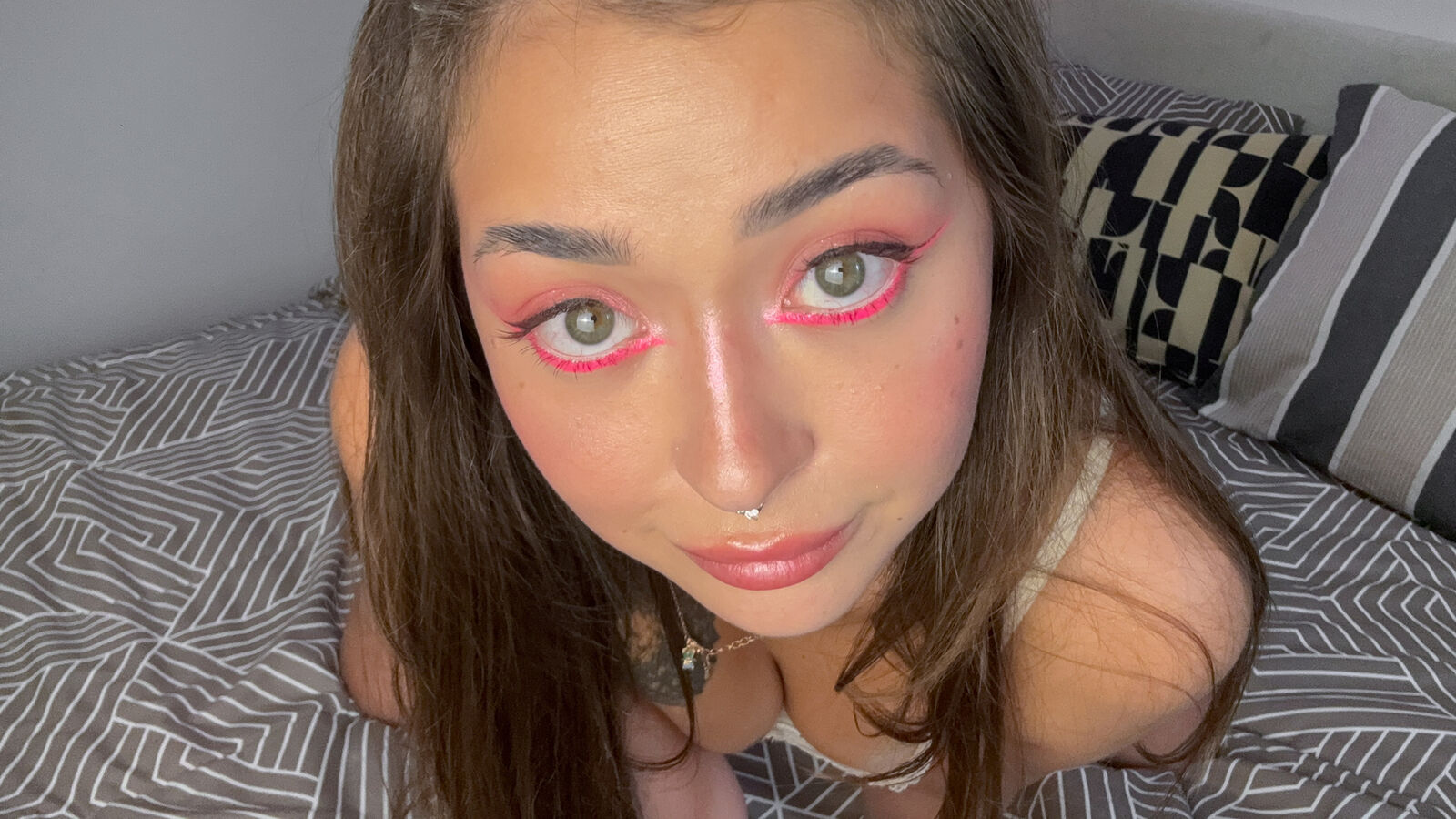 IskrinaCold erotic portrait