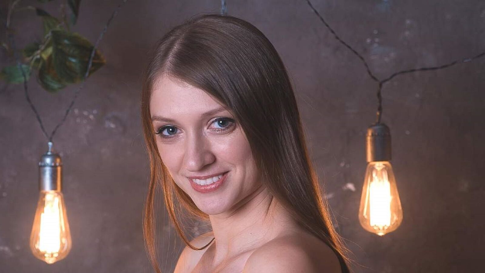 AmellySmith glamour portrait