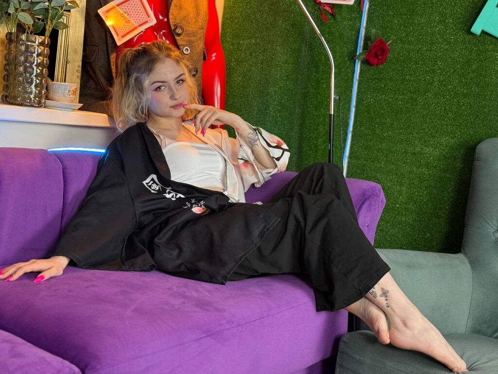 EvelinaKitty LiveJasmin spy show profile preview