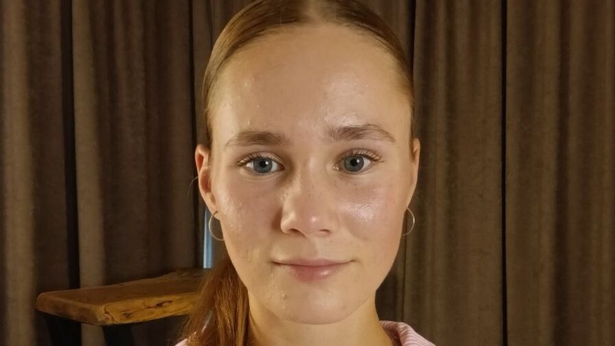 Watch SidneyGorenflo live on Hernude