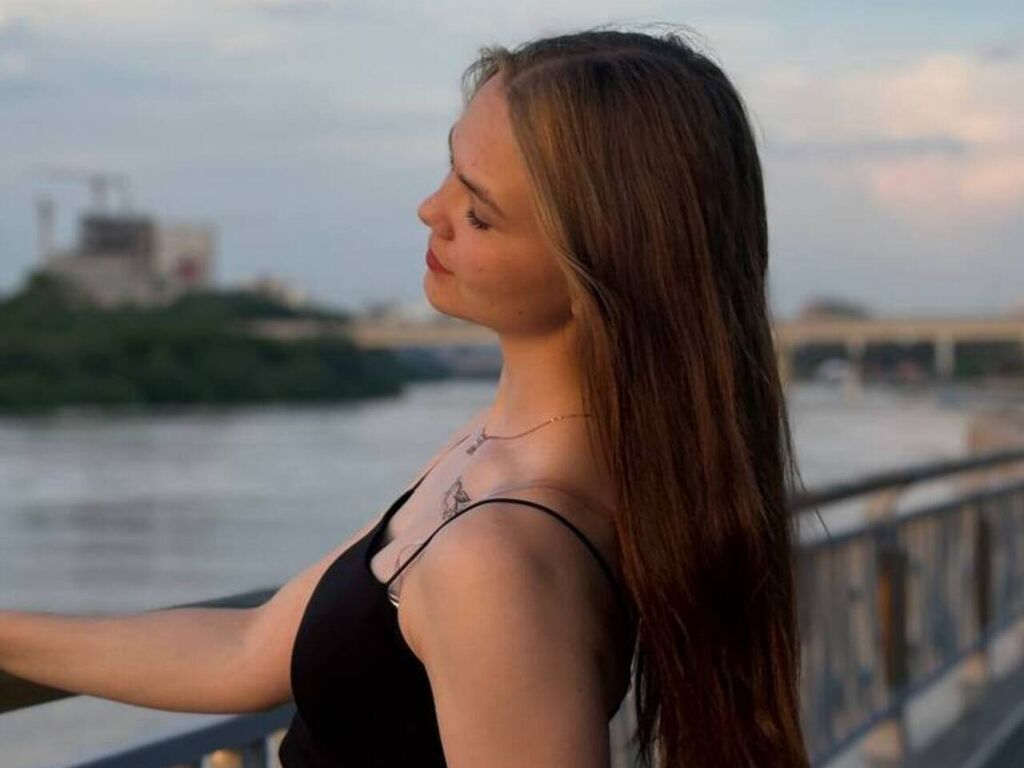 BeliaAlvino live girl webcam profile