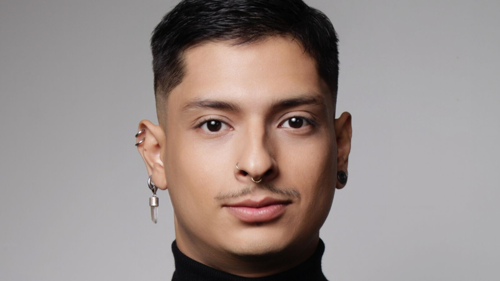 AntinoEmerald erotic portrait