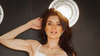 KatrinaJote, live now on LiveJasmin