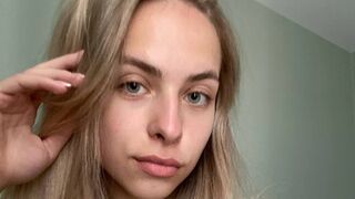 Free Nude JuliaBenet